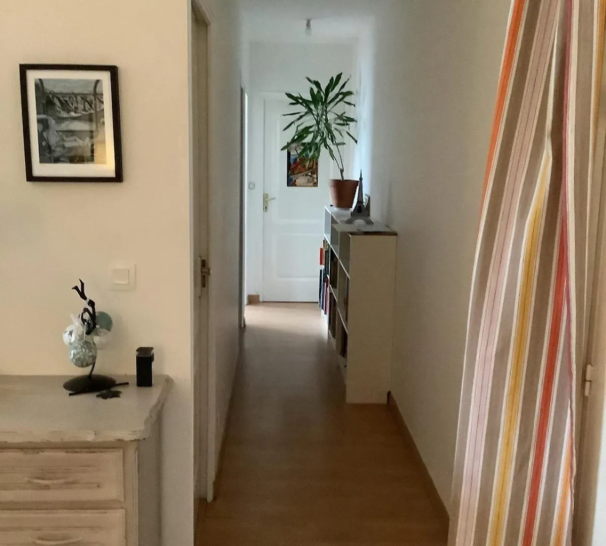 Appartement ポンティヴィ アパート